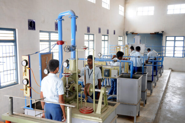 FLUID MECHANICS LAB